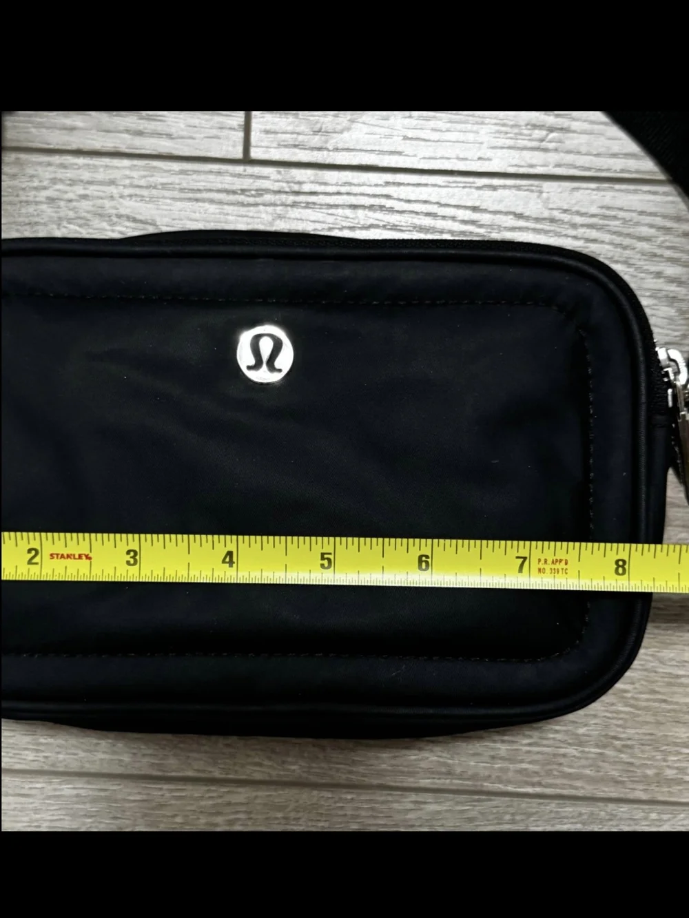 lululemon Camera Crossbody 2 L
